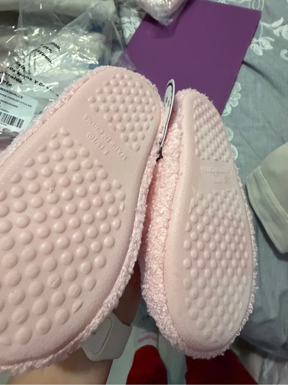 NWT Girls Hello Kitty Pink Kids Slip-On Slippers